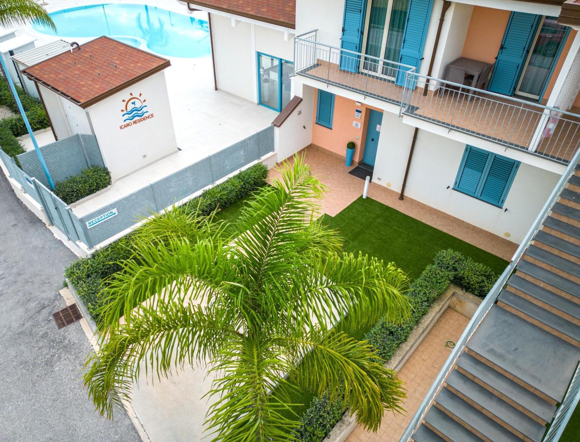 Icaro Residence Apartments With A Beautiful Pool SantʼAgata di Militello Екстериор снимка