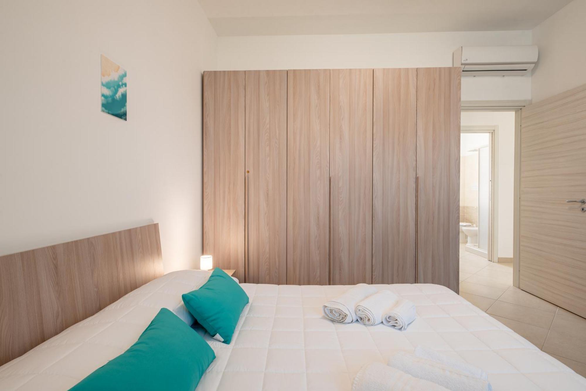 Icaro Residence Apartments With A Beautiful Pool SantʼAgata di Militello Екстериор снимка