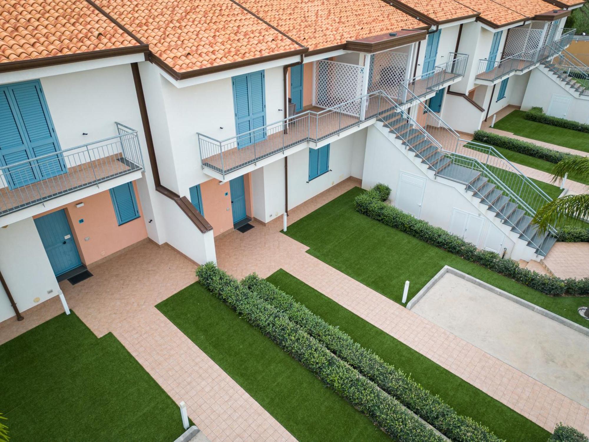 Icaro Residence Apartments With A Beautiful Pool SantʼAgata di Militello Екстериор снимка