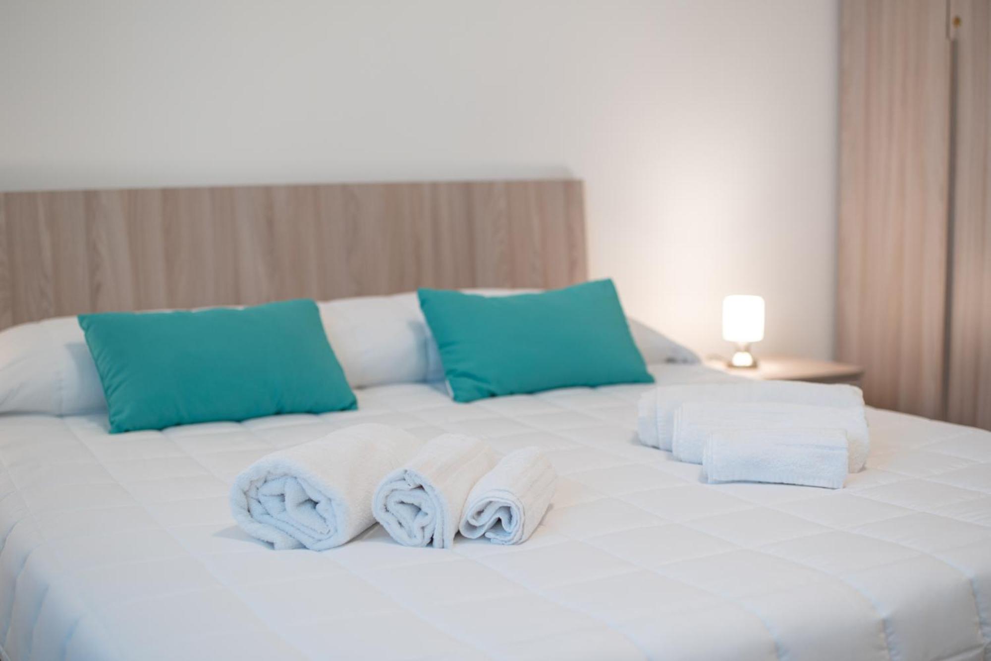 Icaro Residence Apartments With A Beautiful Pool SantʼAgata di Militello Екстериор снимка