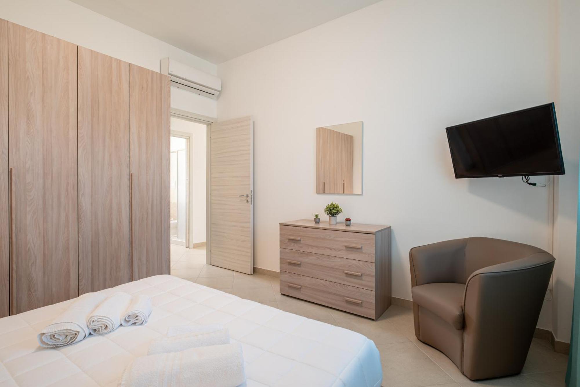Icaro Residence Apartments With A Beautiful Pool SantʼAgata di Militello Екстериор снимка