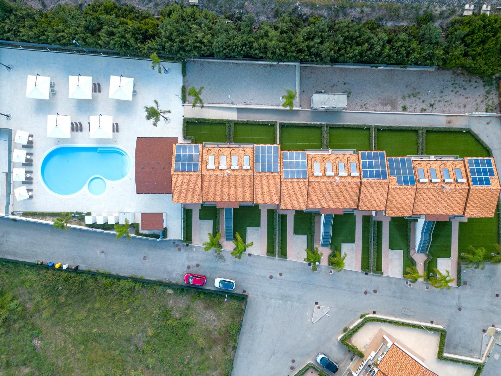 Icaro Residence Apartments With A Beautiful Pool SantʼAgata di Militello Екстериор снимка