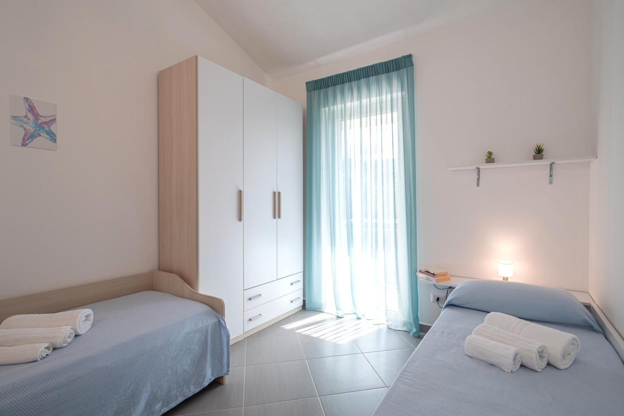 Icaro Residence Apartments With A Beautiful Pool SantʼAgata di Militello Екстериор снимка