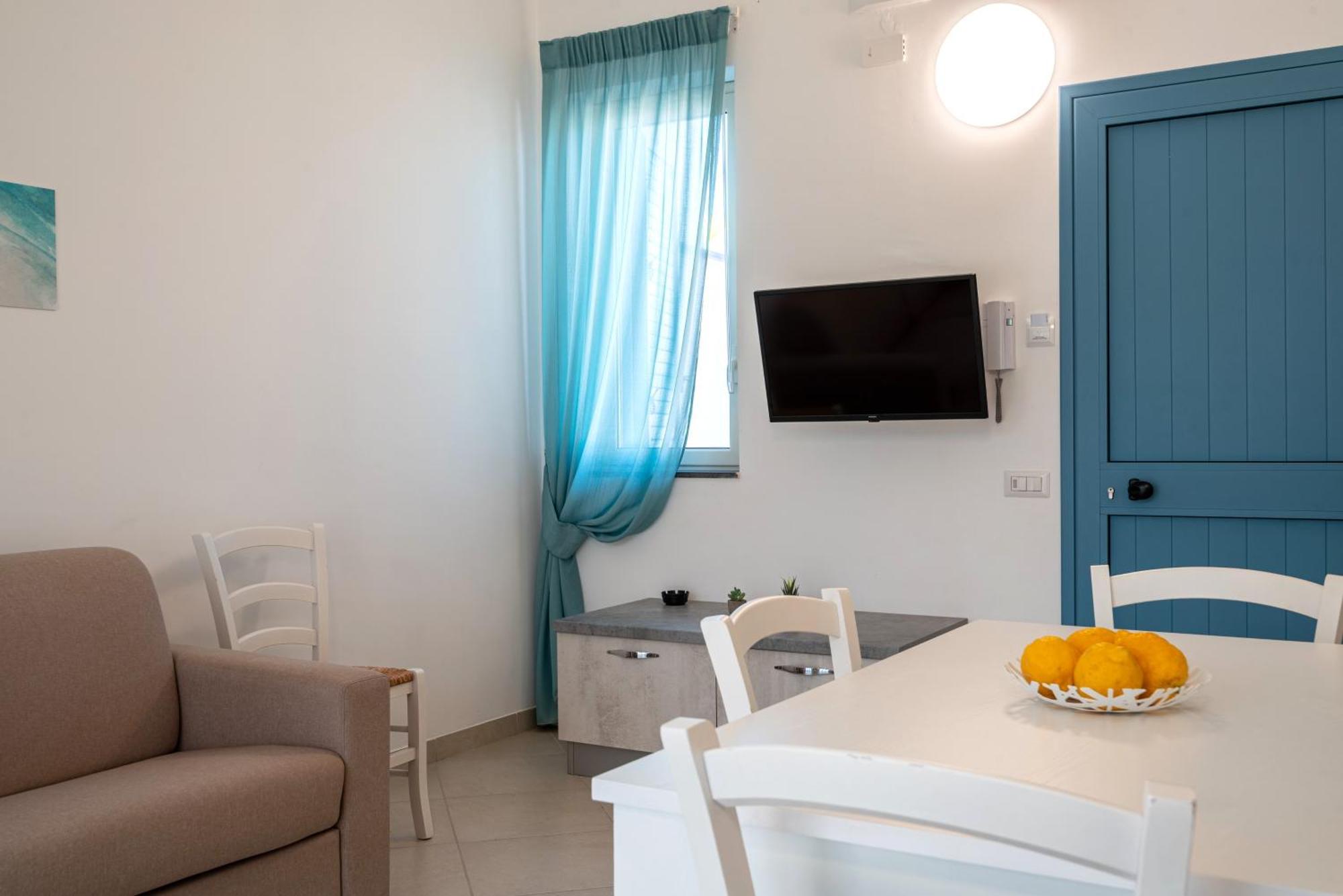 Icaro Residence Apartments With A Beautiful Pool SantʼAgata di Militello Екстериор снимка
